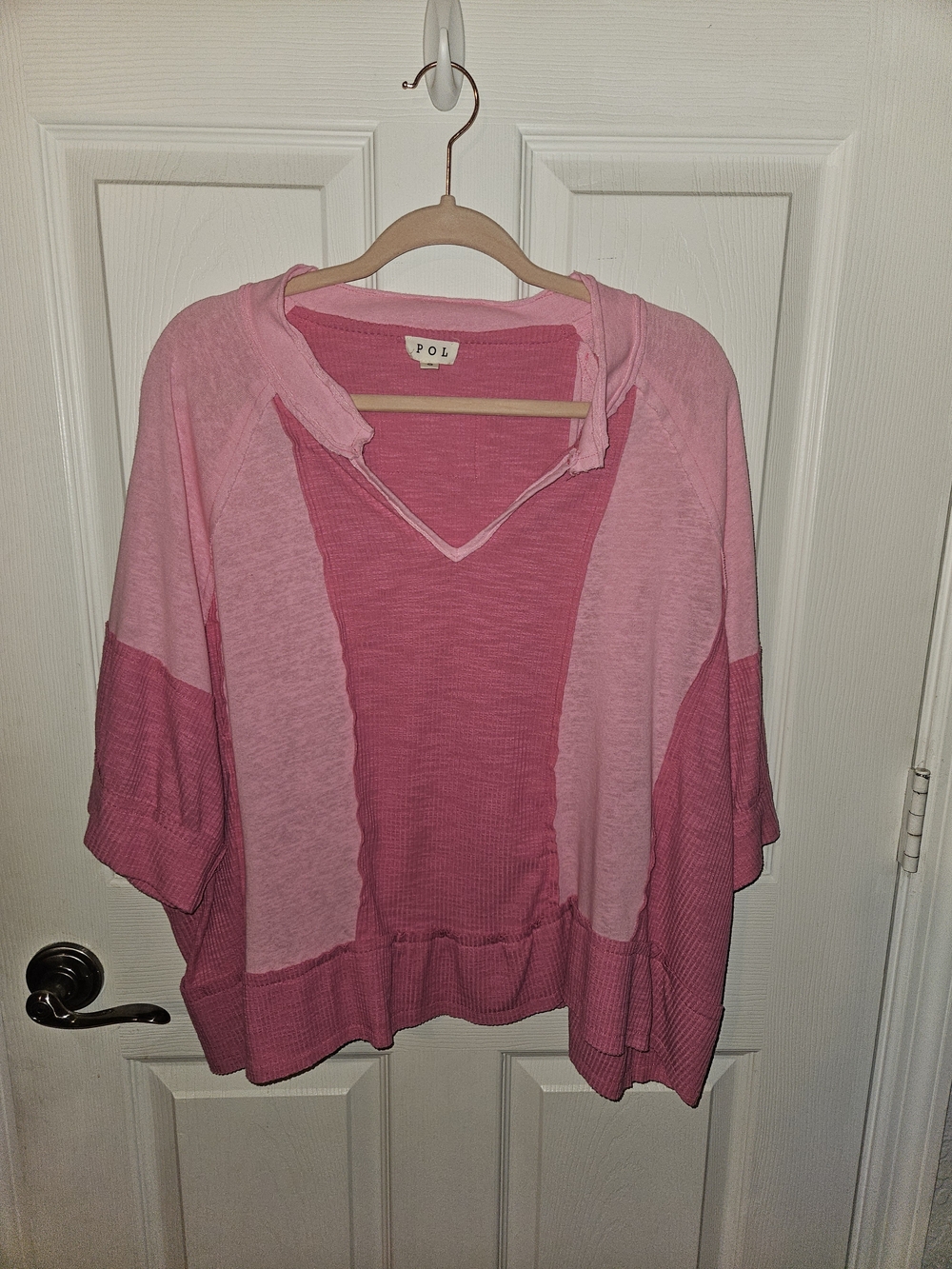 POL Two-Tone Pink Colorblock V-Neck Knit Pullover